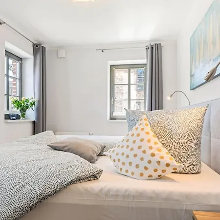 With 2 Bedrooms زنغست