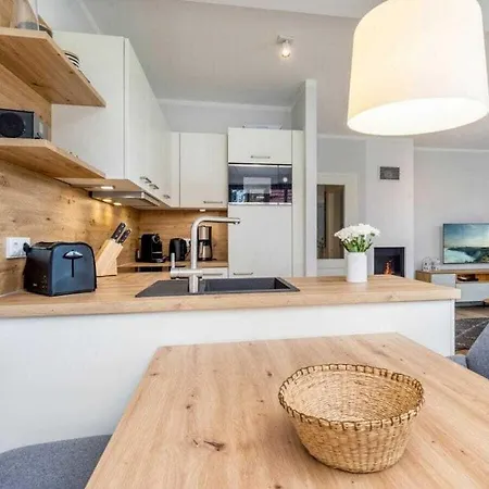 With 2 Bedrooms بيت للعطل *